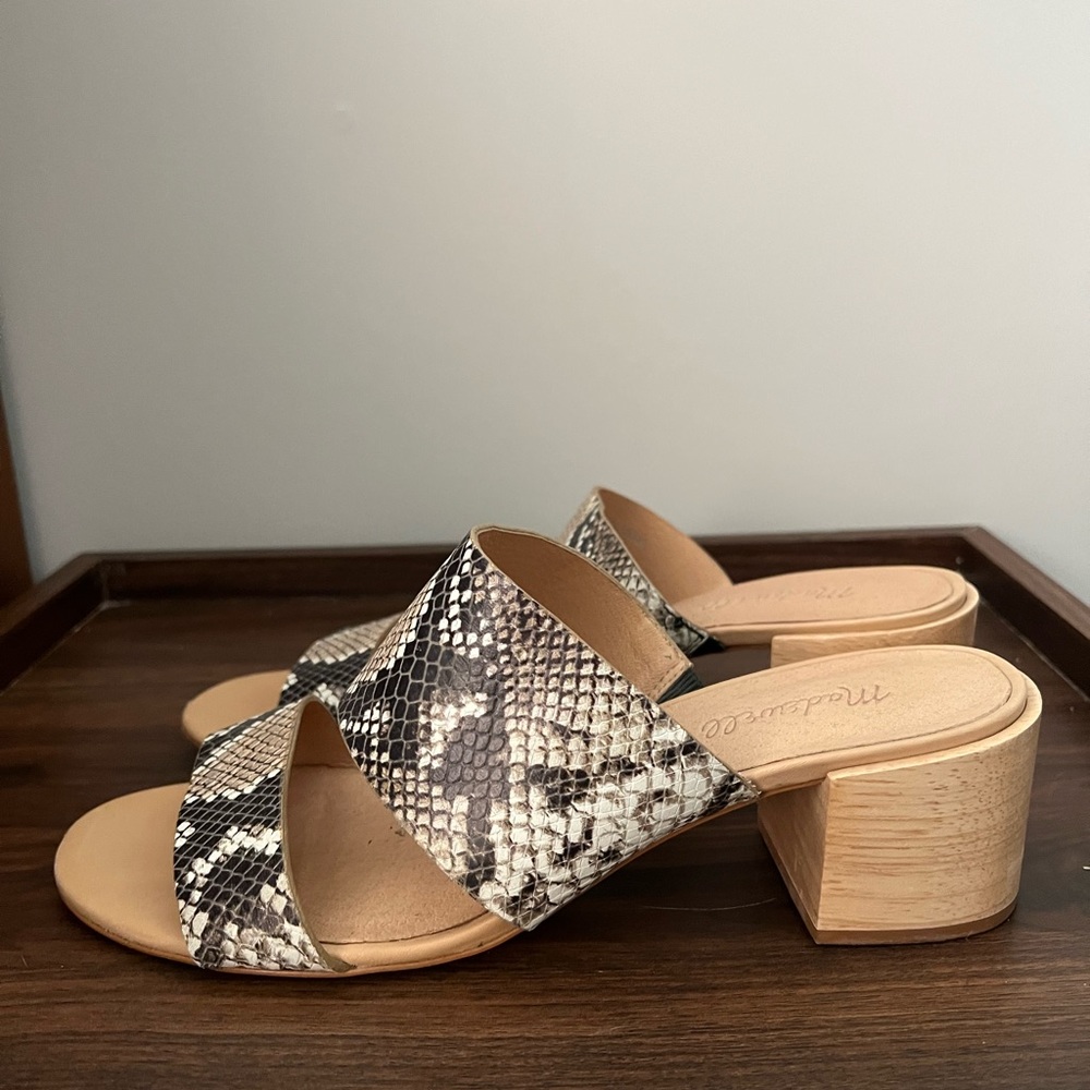 Madewell heeled sandals, in a snake print! Comfortable block heel